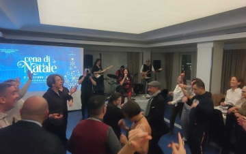 CENA DI NATALE ANFFAS SALERNO GIOVANNI CARESSA:  SOLIDARIETÀ, INCLUSIONE E OLTRE 8 MILA EURO PER NUOVI  PROGETTI